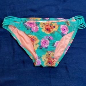 Xhilaration Swimsuit Bottoms Size Small